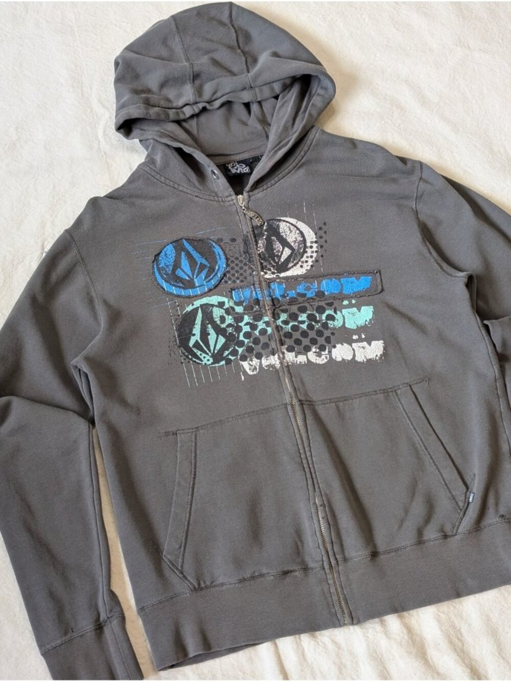 Volcom Vintage 2000s Scene Skate Graphic Gray Faded Zip Hoodie Size Medium